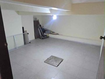 Disewakan Rumah 3 Lantai Bagus Terawat Di Sunter Garden - Jakarta Utara