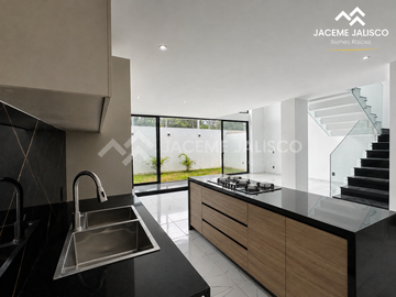 CASA EN VENTA COTO LEVANA RESIDENCIAL - JOCOTÁN - ZONA CHIVAS VERDE VALLE - RINCONADA DEL BOSQUE
