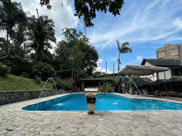 Amoblada ESPECTACULAR Casa Campestre