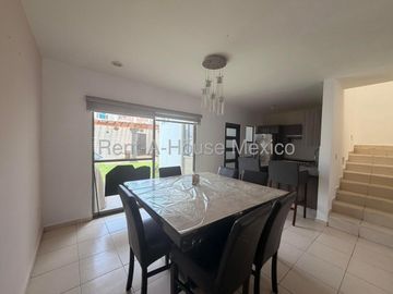 Renta Casa Amueblada en Colinas del Mirador 3 Recamaras 3 Baños Jardin Seguridad