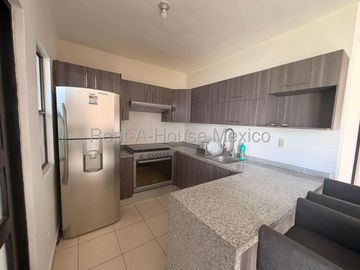 Renta Casa Amueblada en Colinas del Mirador 3 Recamaras 3 Baños Jardin Seguridad