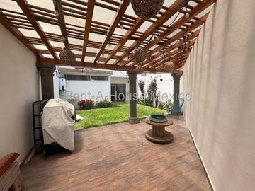 Renta Casa Amueblada en Colinas del Mirador 3 Recamaras 3 Baños Jardin Seguridad