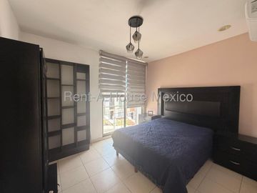 Renta Casa Amueblada en Colinas del Mirador 3 Recamaras 3 Baños Jardin Seguridad