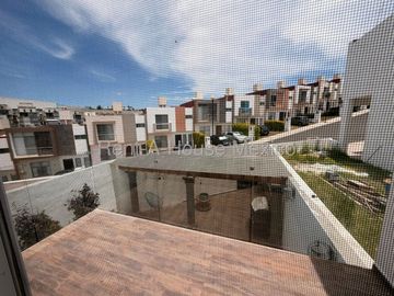 Renta Casa Amueblada en Colinas del Mirador 3 Recamaras 3 Baños Jardin Seguridad