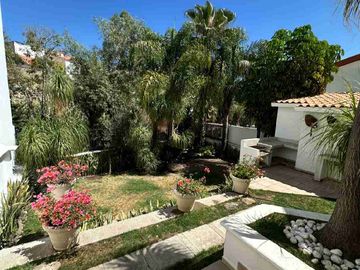Casa en renta Lomas del campestre.