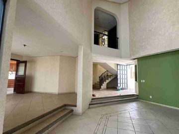 Casa en renta Lomas del campestre.