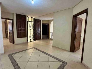 Casa en renta Lomas del campestre.
