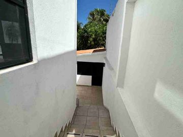 Casa en renta Lomas del campestre.