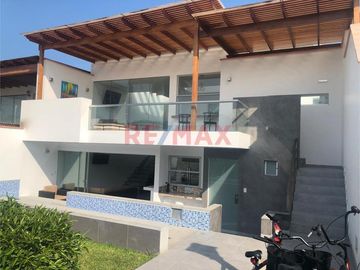 Oportunidad Única En Totoritas: Dos Casas De Playa En Una, Con Piscina Propia