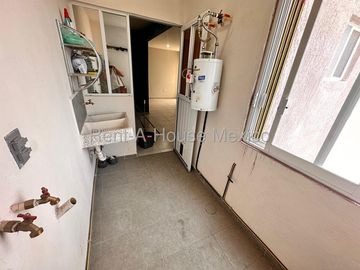 Departamento en Renta en Condominio con Vigilancia | Villas del Refugio DT171