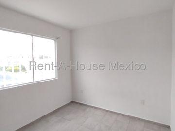 Departamento en Renta de 2 Recámaras con Patio | Villas del Refugio DT602