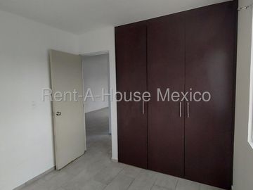 Departamento en Renta de 2 Recámaras con Patio | Villas del Refugio DT602
