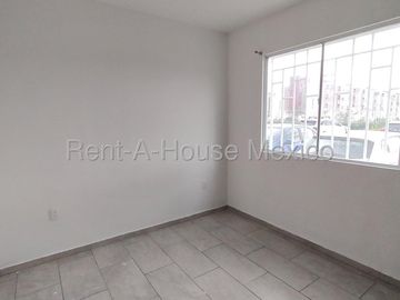 Departamento en Renta de 2 Recámaras con Patio | Villas del Refugio DT602