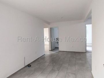 Departamento en Renta de 2 Recámaras con Patio | Villas del Refugio DT602