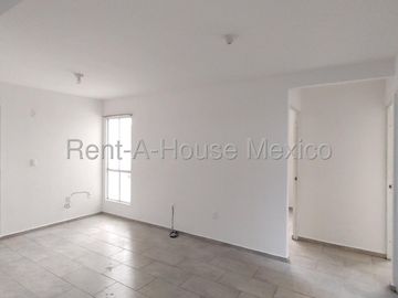 Departamento en Renta de 2 Recámaras con Patio | Villas del Refugio DT602