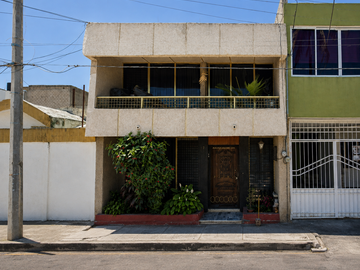 Casa en venta en Estadios, Tepic, Nayarit.