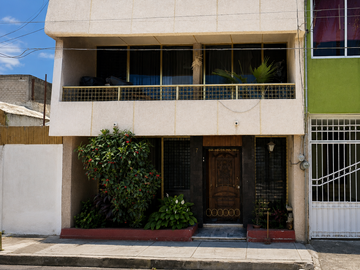 Casa en venta en Estadios, Tepic, Nayarit.