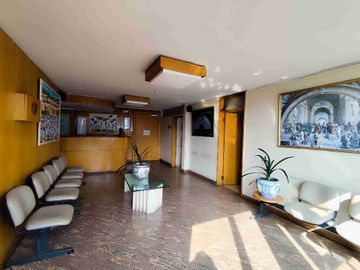 OFICINA 117 m² EN VENTA EN PROVIDENCIA | CENTRO MÉDICO | 4 PRIVADOS | 3 BAÑOS | ESTACIONAMIENTO