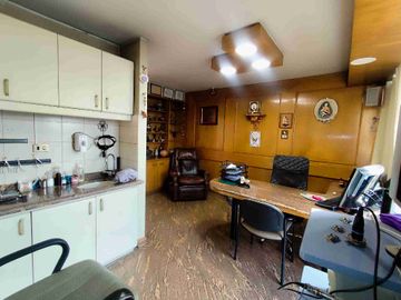 OFICINA 117 m² EN VENTA EN PROVIDENCIA | CENTRO MÉDICO | 4 PRIVADOS | 3 BAÑOS | ESTACIONAMIENTO