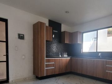 Casa en venta remate bancario 3 recamaras, 3 baños, 2 estacionamientos