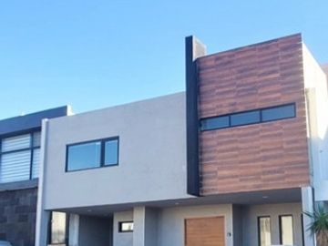 Casa en venta remate bancario 3 recamaras, 3 baños, 2 estacionamientos