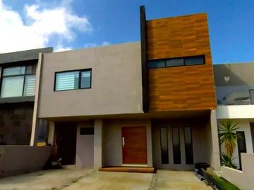 Casa en venta remate bancario 3 recamaras, 3 baños, 2 estacionamientos