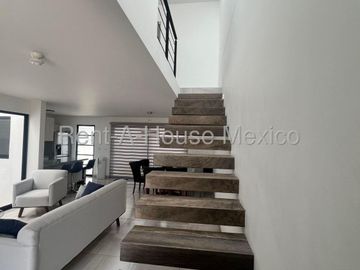 Casa amueblada de 3 recamaras en renta en Zakia, Querétaro