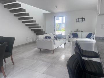 Casa amueblada de 3 recamaras en renta en Zakia, Querétaro