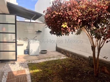 Casa amueblada de 3 recamaras en renta en Zakia, Querétaro
