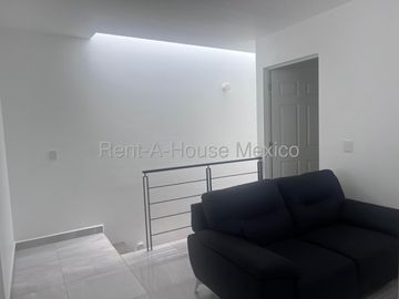 Casa amueblada de 3 recamaras en renta en Zakia, Querétaro