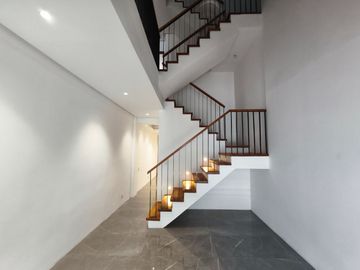 4-Bedroom Townhouse with Open Space in Project 8 Quezon City -AJCQ