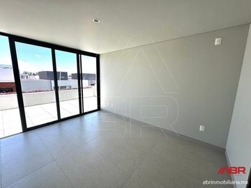 CASA PREVENTA EN FRENTE DEL PARQUE METROPOLITANO