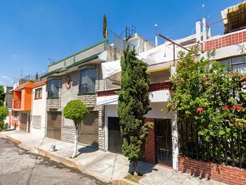 VENTA DE HERMOSA CASA EN CHALMA LA BARRANCA TLALNEPANTLA ESTADO DE MEXICO