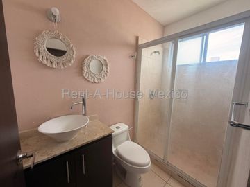 Casa amueblada en renta con 3 Hab, 3 Baños en el Mirador, Queretaro, Mexico.
