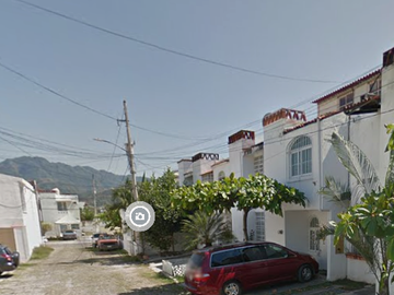 CASA EN PUERTO VALLARTA, SUPER AMPLIA, ACABADOS DE LUJO, CUENTA CON TODOS LOS SERVICIOS Y AMENIDADES.