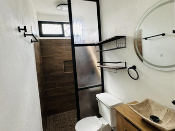 CASA EN PUERTO VALLARTA, SUPER AMPLIA, ACABADOS DE LUJO, CUENTA CON TODOS LOS SERVICIOS Y AMENIDADES.
