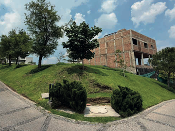 Terreno en Venta Lomas Acueducto - Av. Juan Palomar y Arias y Av. Universidad.