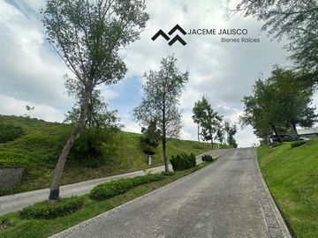 Terreno en Venta Lomas Acueducto - Av. Juan Palomar y Arias y Av. Universidad.
