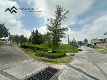 Terreno en Venta Lomas Acueducto - Av. Juan Palomar y Arias y Av. Universidad.