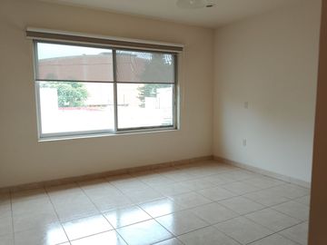 Rento Casa Col. Carretas Querétaro
