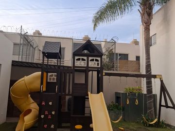Casa en Renta | El Pórtico, 1.ª Sección Bugambilias, Zapopan