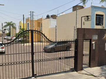 HERMOSA CASA EN GUADALAJARA, JALISCO DE RECUPERACIÓN BANCARIA