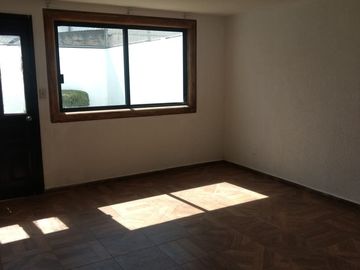 CASA EN RENTA AMPLIA EN FRACC TEJEDA