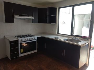CASA EN RENTA AMPLIA EN FRACC TEJEDA