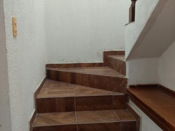 CASA EN RENTA AMPLIA EN FRACC TEJEDA