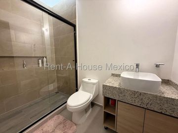 Casa de tres recamaras en renta en Zibatá, Querétaro