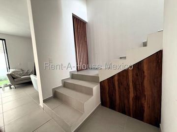 Casa de tres recamaras en renta en Zibatá, Querétaro