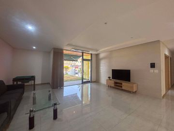 FOR LEASE – LUXURIOUS 5-BEDROOM HOUSE