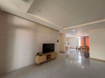 FOR LEASE – LUXURIOUS 5-BEDROOM HOUSE