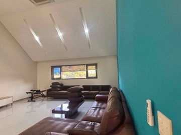 FOR LEASE – LUXURIOUS 5-BEDROOM HOUSE